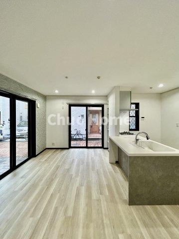 葛飾区水元2丁目中古住宅の居間・リビング|リビングダイニング