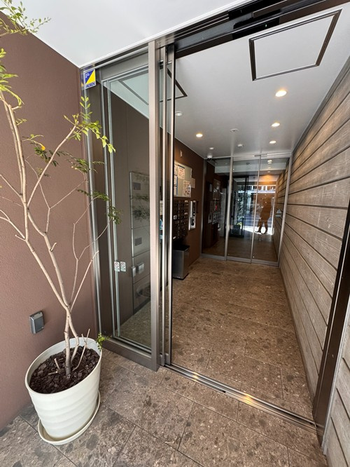 【エントランス】