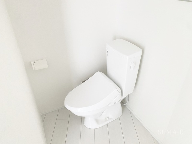 Y’ｓ Court Akabaneのトイレ|温水洗浄便座付きトイレです☆