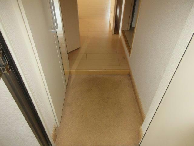 フレスクーラの玄関