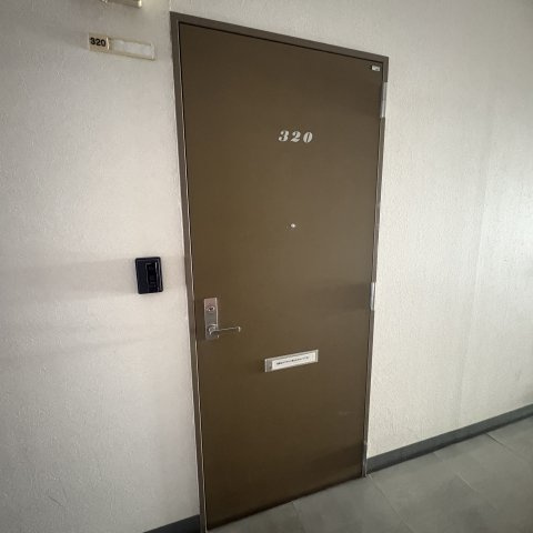 プラザマンション水元のエントランス