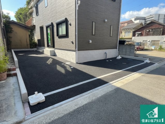 加古川市加古川町本町　第1期　新築一戸建ての駐車場|駐車スペース！散水栓があるので、こまめに愛車を洗えます！