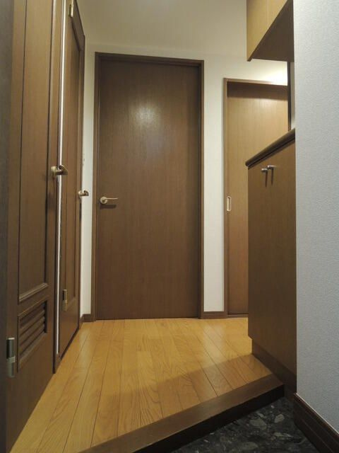 ソレーユ板橋の玄関