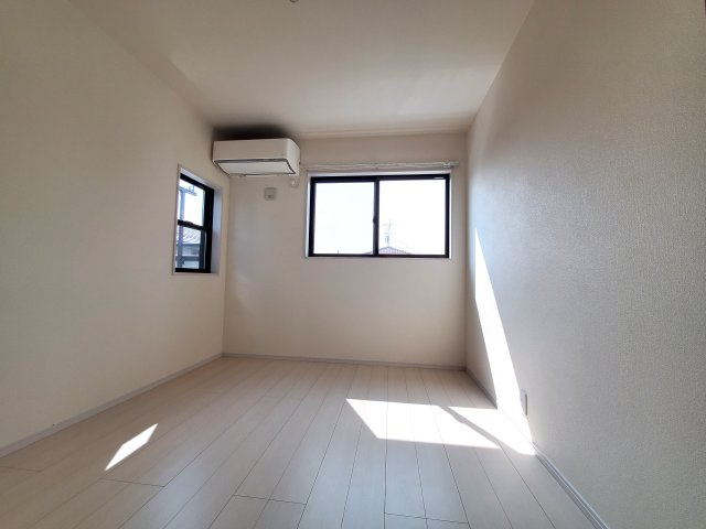 三郷市　彦倉1丁目　中古戸建の洋室|洋室です