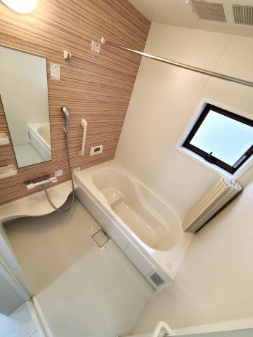 三郷市　彦倉1丁目　中古戸建の浴室|ゆったり過ごせるお風呂です