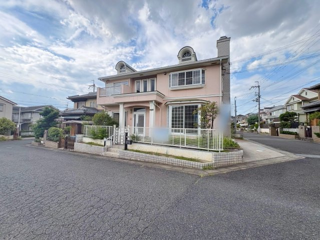 草津市笠山6丁目　中古戸建ての前面道路含む現地写真