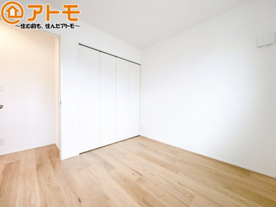 【子供部屋】 | 葵区新伝馬2丁目1期　新築戸建　2号棟 | お子様のお友達が遊びに来た時も、子供部屋があると楽しく過ごせますね♪