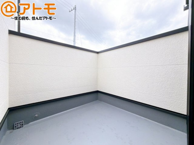 【バルコニー】 | 葵区新伝馬2丁目1期　新築戸建　2号棟 | 陽当りの良いバルコニーはお洗濯物はもちろんお布団もふかふかになります♪