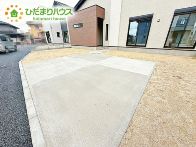 【駐車場】 | 水戸市元吉田町14期　新築戸建　2号棟 | 自転車やバイクの保管スペースとしても利用でき、趣味の道具や子どもが遊ぶスペースとしても活用できますね