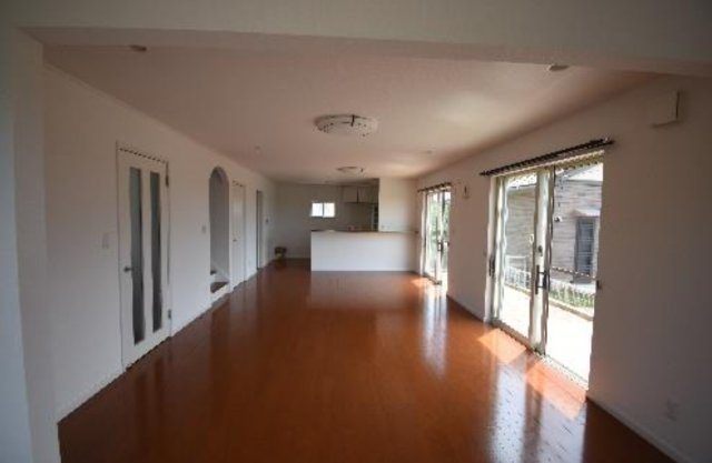 常滑市北汐見坂３丁目　中古戸建の居間・リビング
