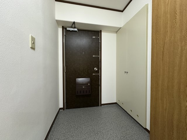 ガーデンハイツ須磨B棟の玄関