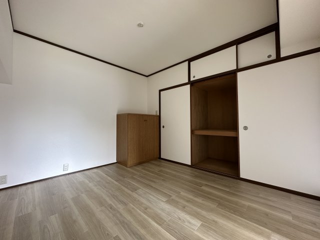 ガーデンハイツ須磨B棟の洋室