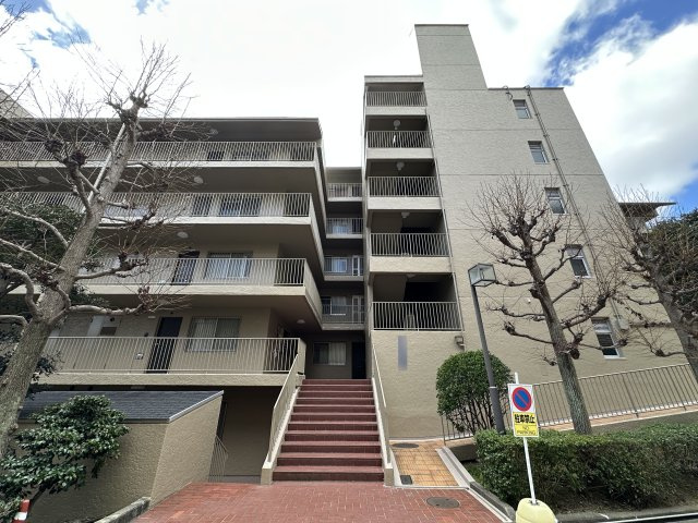 ガーデンハイツ須磨B棟の外観