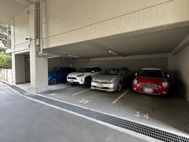 ガーデンハイツ須磨B棟の駐車場