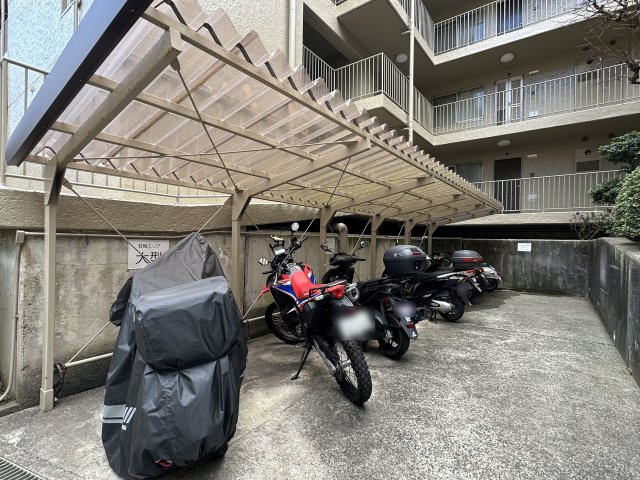 ガーデンハイツ須磨B棟の駐輪場