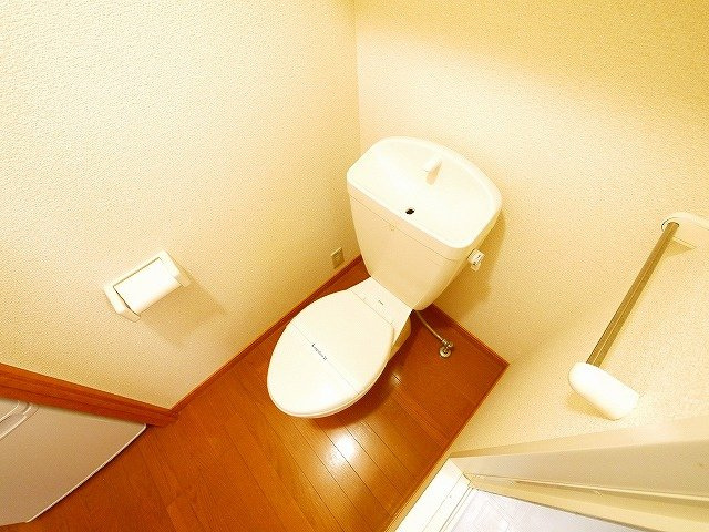 レオパレスリバートップのトイレ|トイレもきれいです