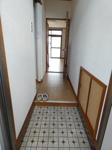 第二大土マンションの玄関
