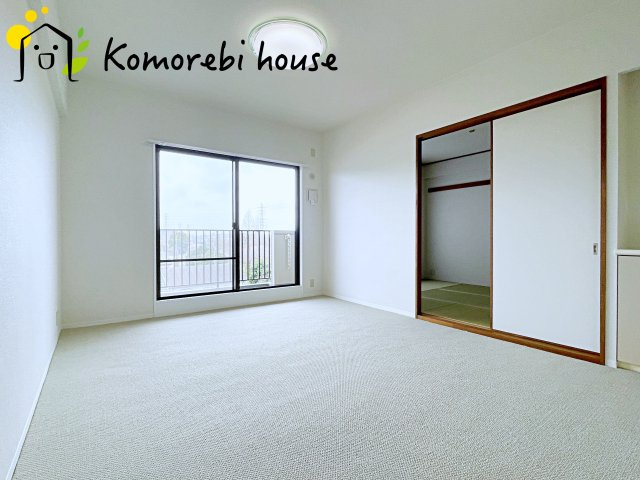 新大宮パークホームズの居間・リビング|こちらのリビングで趣味の時間をお楽しみください
