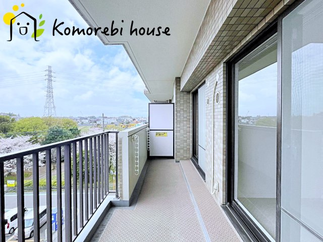 新大宮パークホームズのバルコニー|開放的で明るい空間を演出してくれるバルコニーです