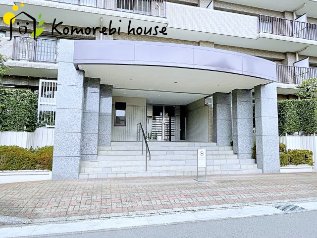 新大宮パークホームズのエントランス|落ち着いたエントランスです