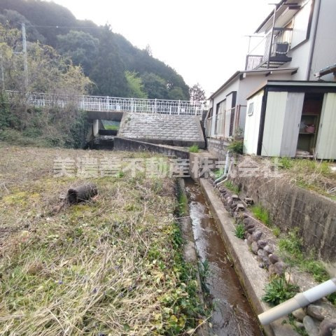 ６６６９８　岐阜市岩崎土地の周辺