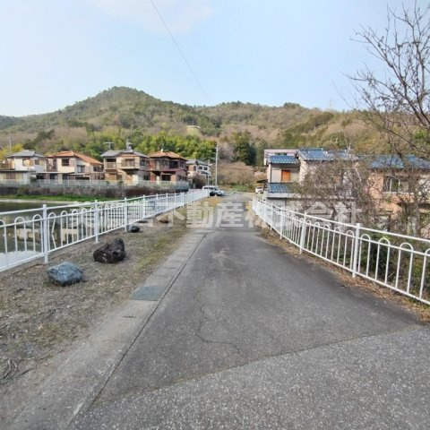 ６６６９８　岐阜市岩崎土地の前面道路含む現地写真