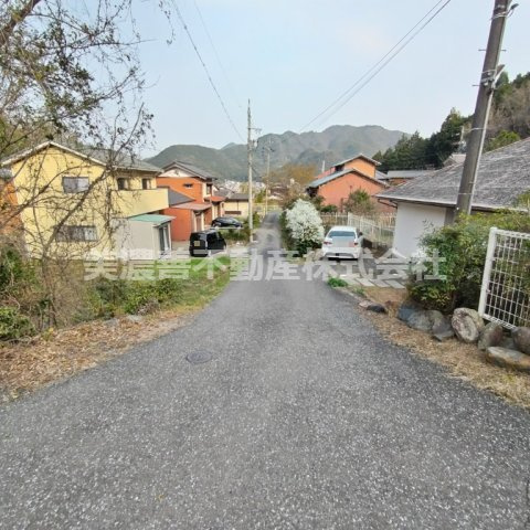 ６６６９８　岐阜市岩崎土地の前面道路含む現地写真