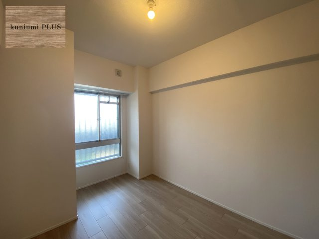 ファミールハイツ城東A棟の洋室