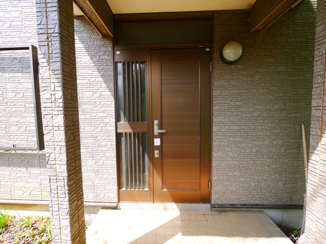 山武市横田　中古戸建の玄関|平成8年11月築 4SLDK LDK21帖  敷地約80坪  駐車スペース2台分　家庭菜園が可能です