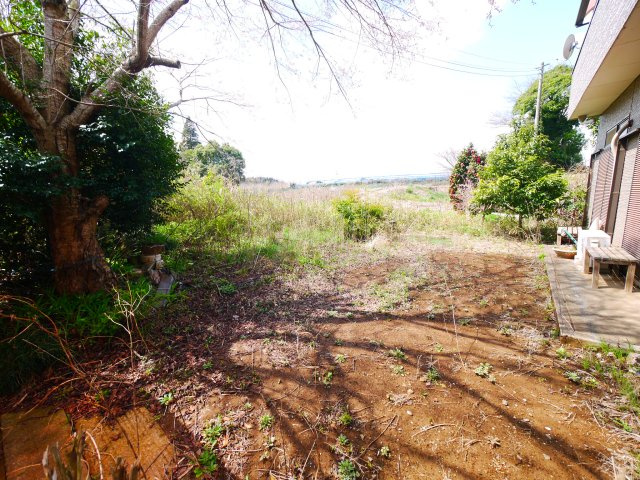 山武市横田　中古戸建の庭|平成8年11月築 4SLDK LDK21帖  敷地約80坪  駐車スペース2台分　家庭菜園が可能です