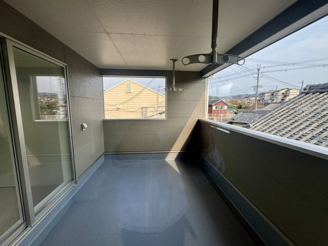 阪南市箱作第２　1号棟のバルコニー|雨が降っても安心のルーフバルコニー