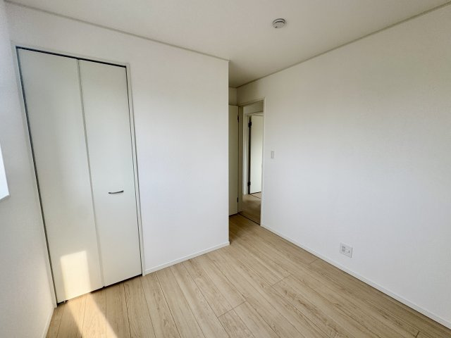 阪南市箱作第２　1号棟の洋室|シンプルに仕立てられた洋室は、どんなインテリアも映える自由な空間。