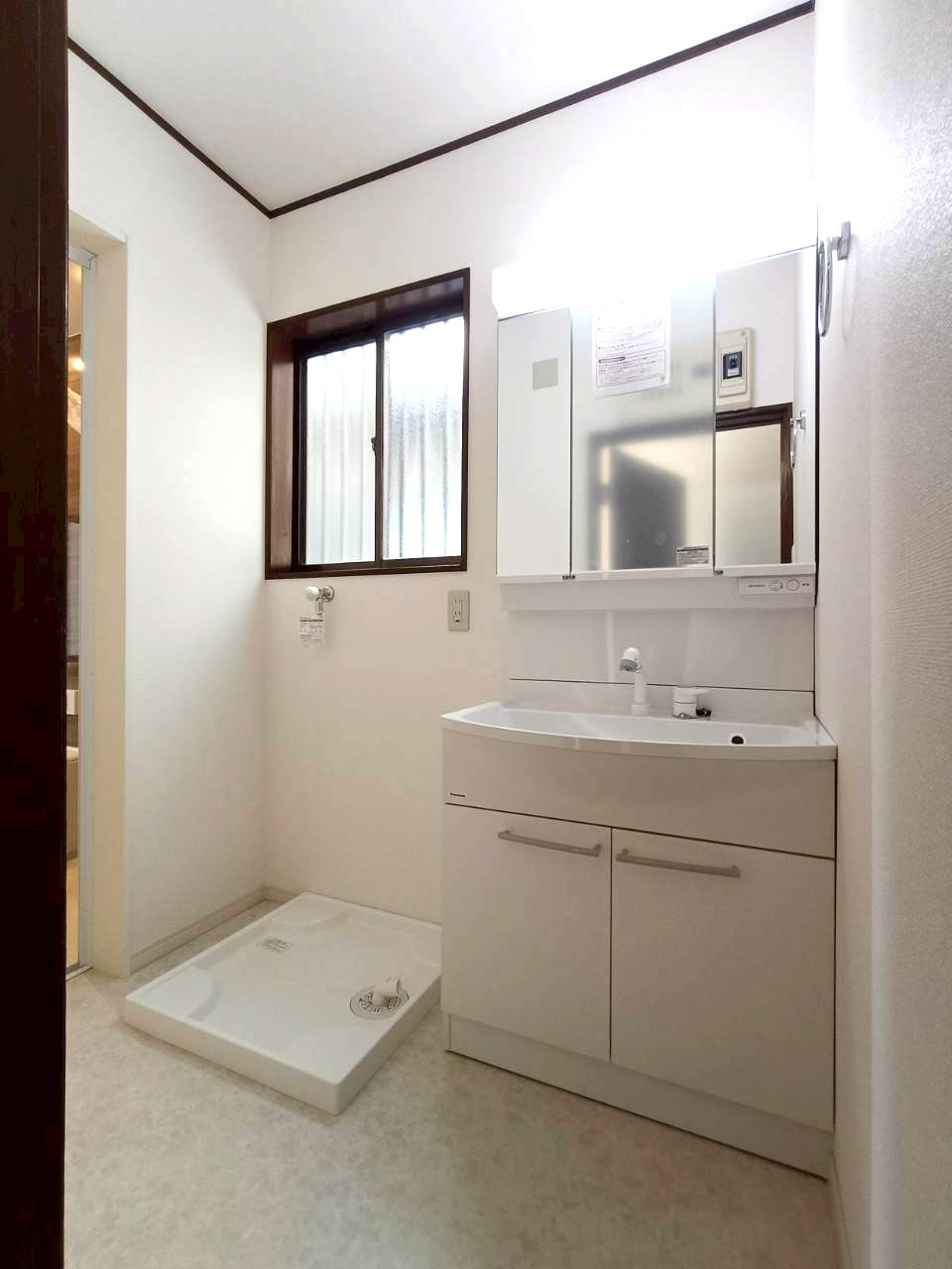 八潮市　緑町4丁目　中古戸建の洗面所|忙しい朝には欠かせない洗面所です