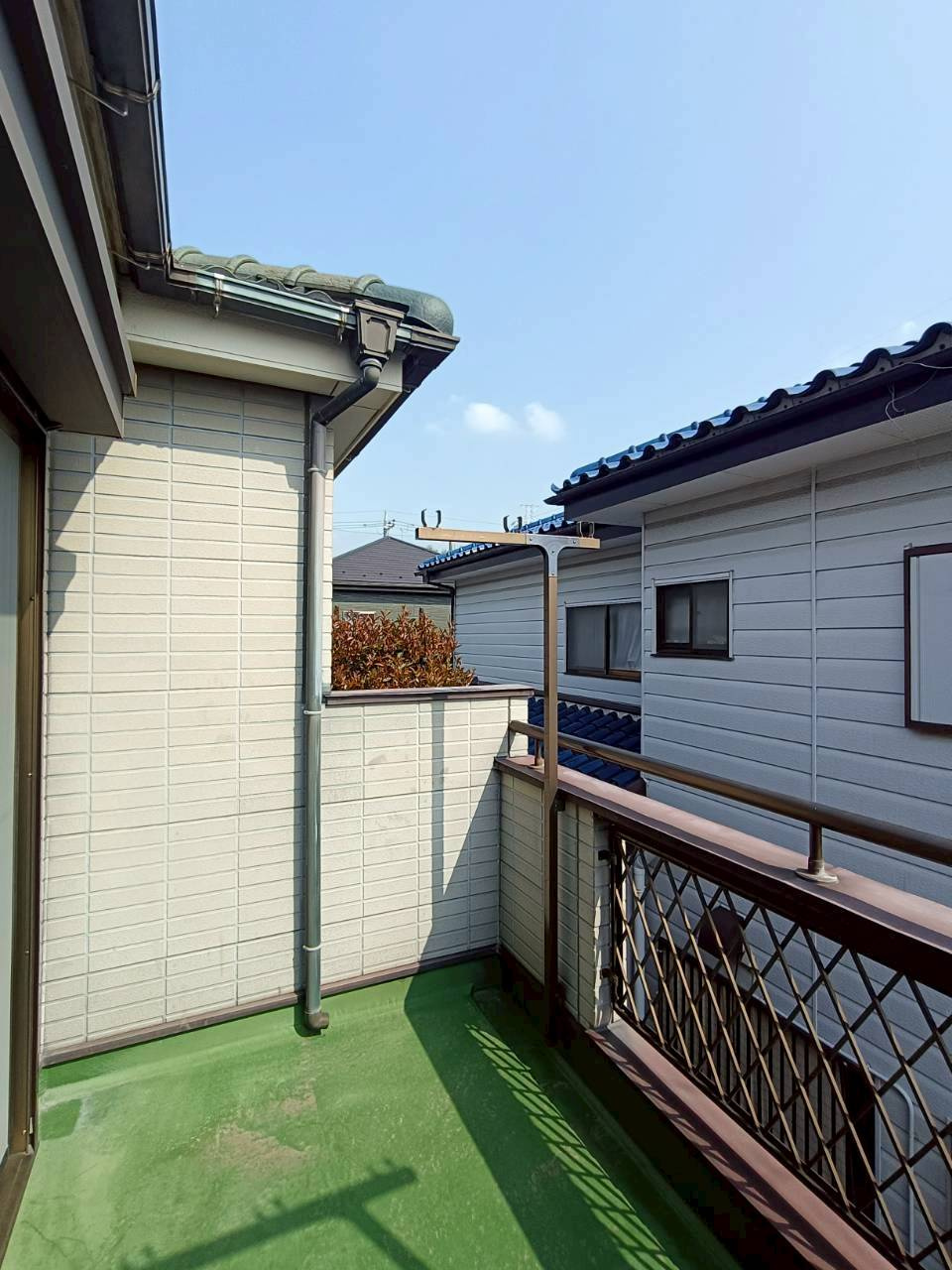 八潮市　緑町4丁目　中古戸建のバルコニー|バルコニーからの眺めを楽しみながら食事をしませんか