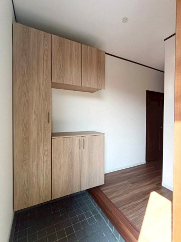 八潮市　緑町4丁目　中古戸建の玄関|玄関です