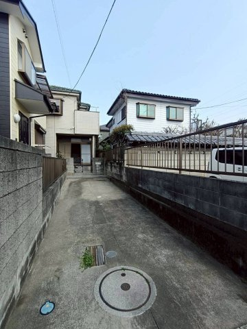 八潮市　緑町4丁目　中古戸建の前面道路含む現地写真|前面道路含む現地写真です