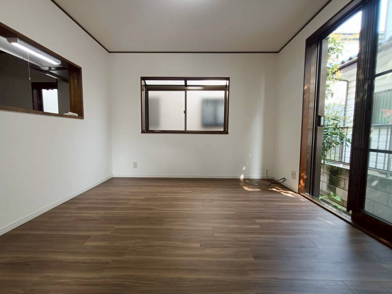 八潮市　緑町4丁目　中古戸建の居間・リビング|陽当り良好なリビング家族みんなが爽やかに健やかに過ごせます