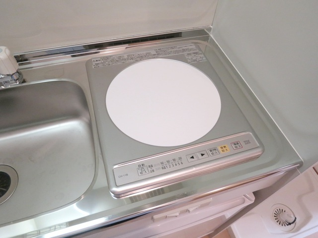 ル・ブランローズ小岩の内装|ＩＨコンロ完備は嬉しいですね(*^_^*)