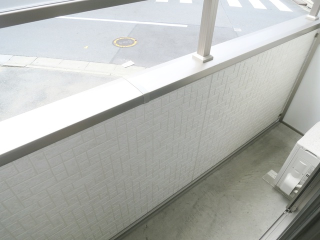 ル・ブランローズ小岩のバルコニー|陽が差し込むバルコニーです♪