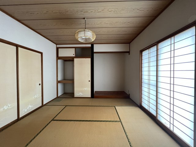 西伯郡伯耆町岸本　中古住宅（伯耆ニュータウン内）の和室