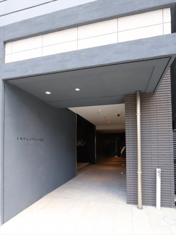 トモヤレジデンス蔵前のエントランス