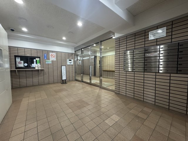 ダイアパレス東陽町のエントランス|オートロック付きマンションです♪
清掃の行き届いたエントランスです♪