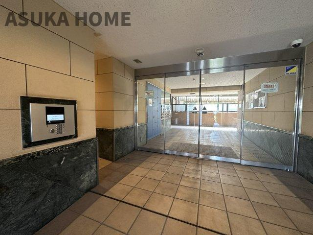 サングレイス小机のキッチン|キッチンにカウンター式のカップボードがございます。