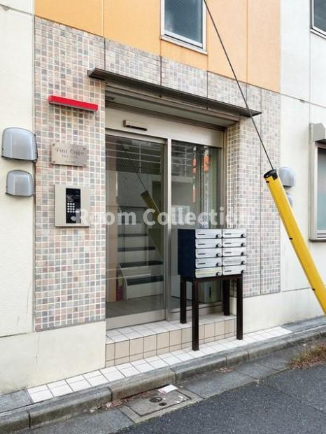 プティ　コッフルのエントランス