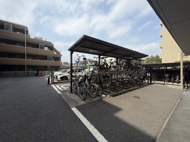 日神パレステージ北綾瀬第2の駐車場