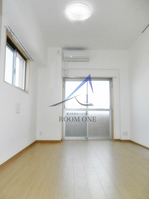 ウイングルートの居間・リビング|洋室のお部屋です。