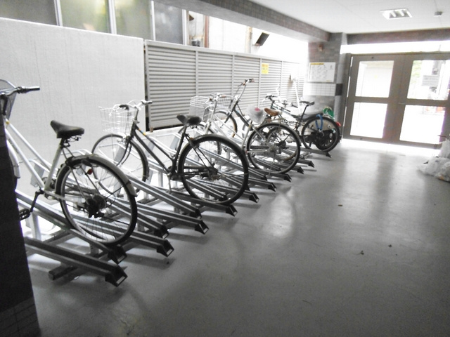 グラントゥルース赤羽のその他共用部分|自転車置けます