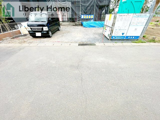 笠間市岩間駅西第3　2号棟　新築戸建の駐車場