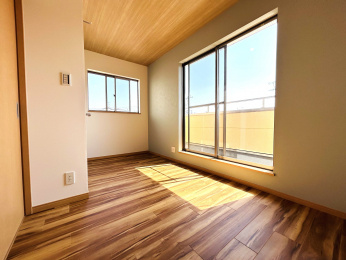 豊中市服部南町5丁目　中古戸建の洋室