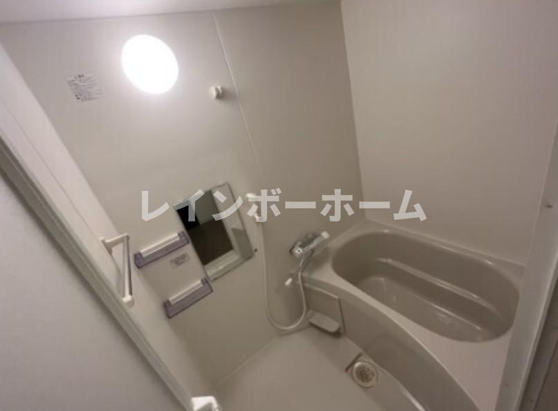 ジーメゾン越谷大袋の浴室